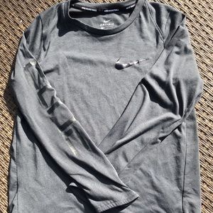 Nike boys Elite basketball Dri-fit long sleeve Lg.